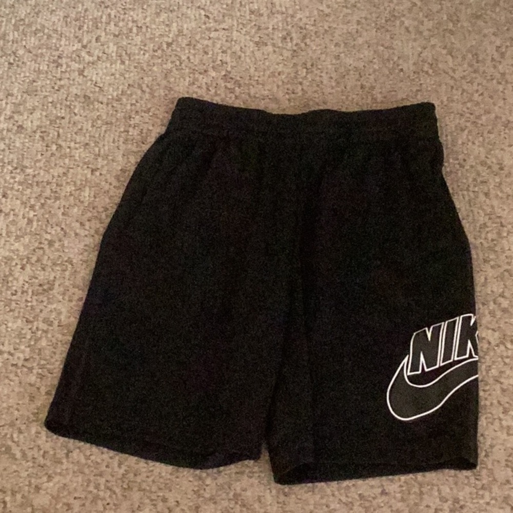 Nike SB Men’s Small Dri Fit Black Shorts